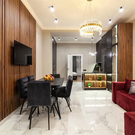 Leogrand Vip On Svobody Avenue 43 Apartment Lviv Exterior photo