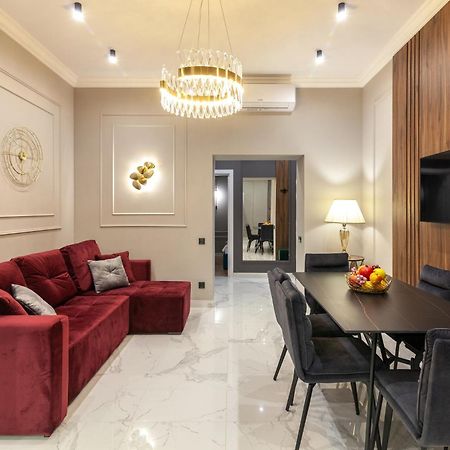 Leogrand Vip On Svobody Avenue 43 Apartment Lviv Exterior photo